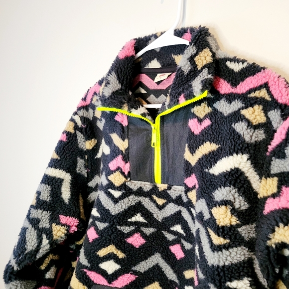 Levi's Tops - Levi's Sherpa Sweater